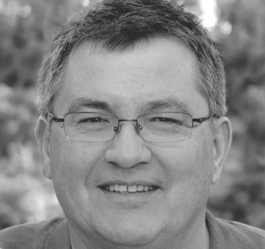 Carlos Mendoza, Director Financiero
